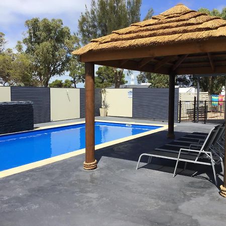 Ceduna Foreshore Caravan Park Экстерьер фото