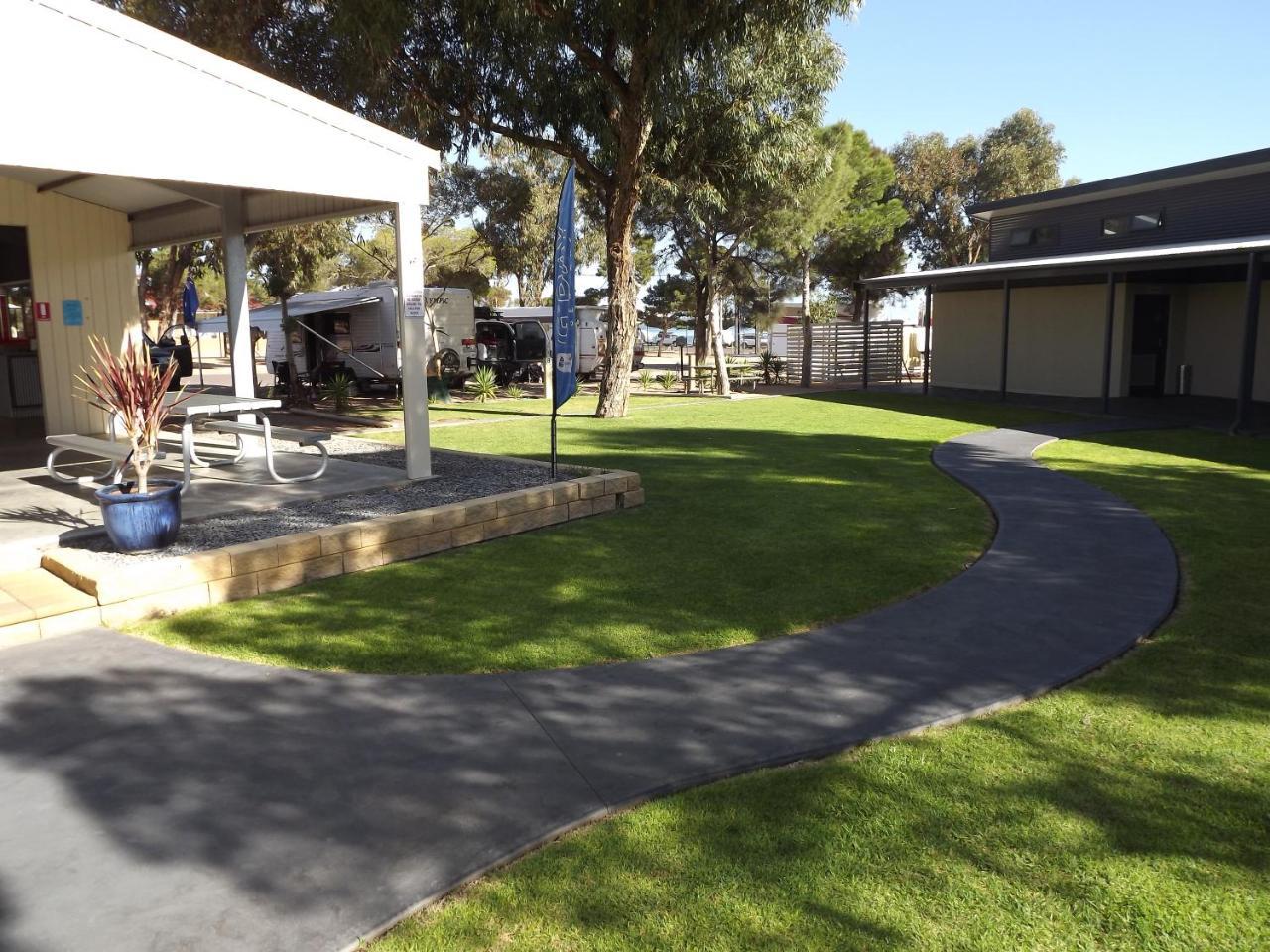 Ceduna Foreshore Caravan Park Экстерьер фото